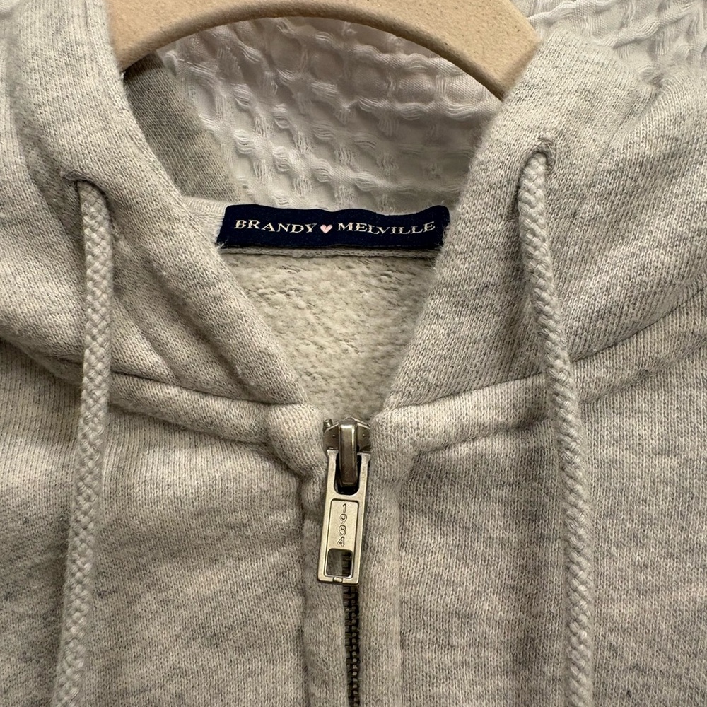 Brandy Melville Light Gray Cropped Hoodie - Picture 2 of 2
